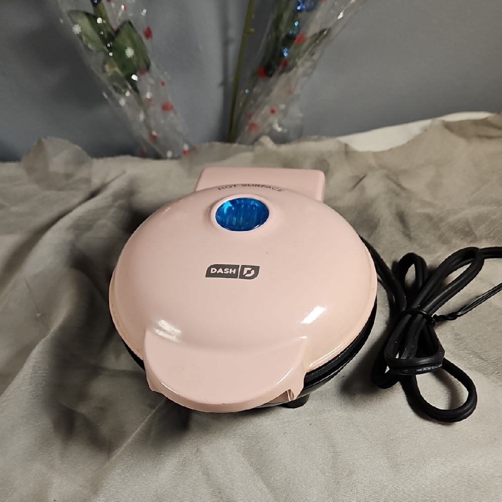 Dash Pink Mini Waffle Maker